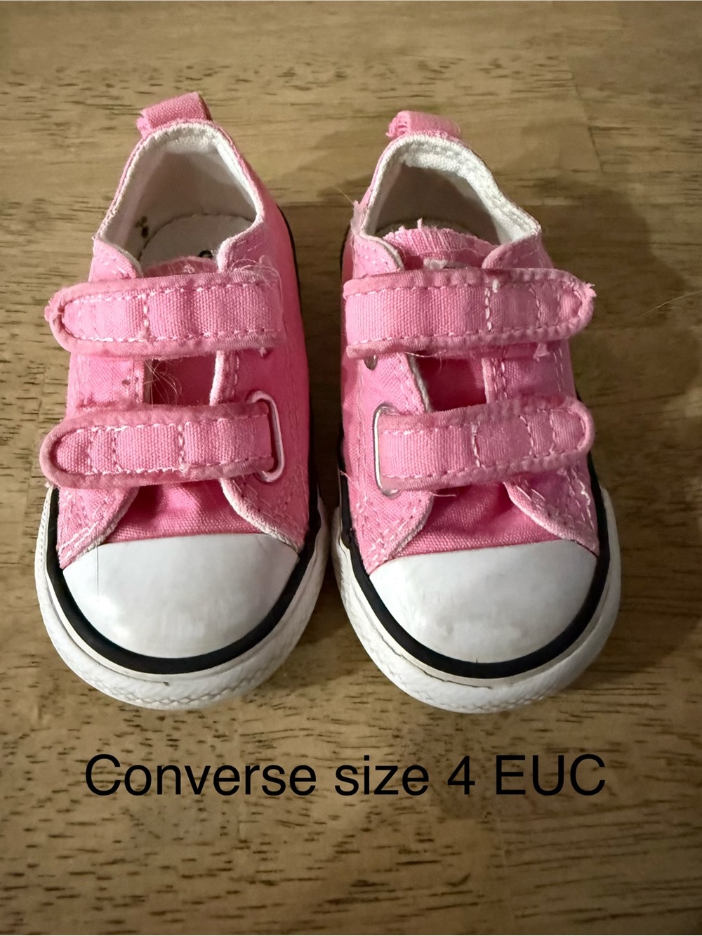 Converse size 4. GUC